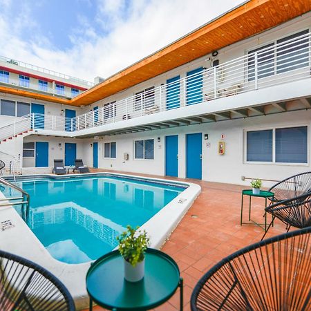 Spacious Oceanfront Studio With Pool Access - M27 好莱坞 外观 照片